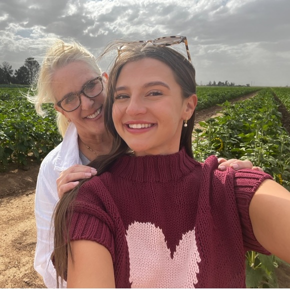 Welcome To My Poshmark Shop! - Picture 1 of 10